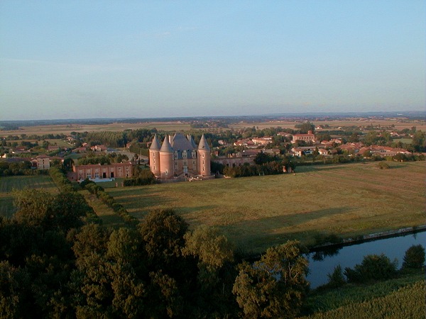  vue aérienne de Saint Elix Le Chateau en Haute-Garonne